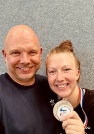 Taekwondo-Kämpferin Jana Rolf ist an diesem Wochenende mit Coach Steffi  Kepp in Kroatien bei den diesjährigen EUSA-Games am Start! Zusammen mit den  Trainingspartnern Andre Möller und Lisa Halbe bereitet sie sich momentan