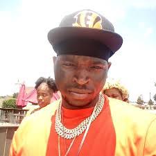 Amber Siah's Instagram, Twitter & Facebook