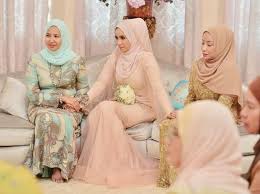 Aktres itu berkahwin dengan dr. Nikah Awal Dari Tarikh Jodoh Ummi Nazeera Lelaki Pilihan Keluarga Vanilla Kismis