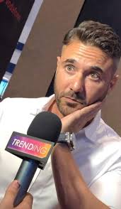 أكّد الطرفان صحة الخبر مبرّرين عدم إعلانهما للزواج ليس إلا إذعاناً لرغبة المغنية أنغامالتي لم ترغب في إقحام الجمهور والإعلام في حياتها الخاصة فطلبت من أحمد عز عدم الإعلان عن زواجهما وهو ما احترمه ونفّذه لها. Bllury On Twitter Ahmed Ezz