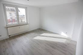 Der aktuelle durchschnittliche quadratmeterpreis für eine wohnung in stendal liegt bei 5,87 €/m². 3 Zimmer Wohnung Zu Vermieten Roxer Strasse 28 39576 Stendal Stendal Kreis Mapio Net
