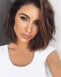 Jawline As Sharp As The Winged Liner Short Brunette Hair Thick Hair Styles Medium Length Hair Styles