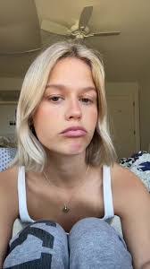 Chloe Whipple's Instagram, Twitter & Facebook