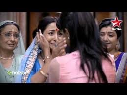 Yeh Rishta Kya Kehlata Hai Akshara And Naitik Return To India Youtube Romantic Moments India How To Find Out