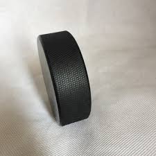 Pure hockey offers a wide selection of hockey pucks and balls from top manufacturers. Xiamen Hot Sale Ice Hockey Puck With Good Quality Buy Ice Hockey Puck Cheap Hockey Pucks Plastic Hockey Pucks Product On Alibaba Com