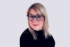 Ellen Darlington's Instagram, Twitter & Facebook