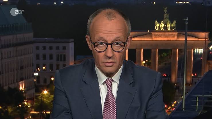 Merz-Interview im „heute journal“ beginnt mit peinlicher Szene | Express