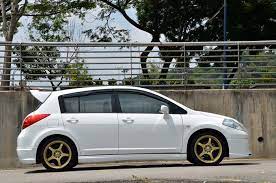 Windscreen insurance/coverage is a type of additional protection for your car's windscreen. Nissan Latio Mercury Mekanika