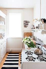 20 Ways To Squeeze A Little Extra Storage Out Of A Small Kitchen Projetos De Cozinhas Pequenas Apartamentos Decorados Cozinha De Aluguer