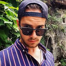 Johnny Graf (@its_meee_johnny) • Instagram photos and videos