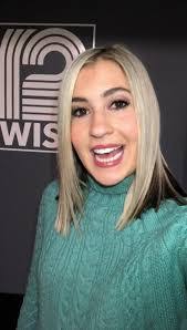 Courtney Sisk's Instagram, Twitter & Facebook