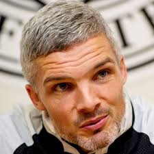 When dark grey hair melts into grey brown hair, it creates a shimmering ribbon effect that makes you the king of the silver fox men. Pin On Hairstyles Older Men