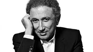À 22 ans, michel drucker entame une longue carrière à la télévision.retrouvez ce media sur ina.fr Michel Drucker Publie Le Livre Il Faut Du Temps Pour Rester Jeune 98 5 Fm