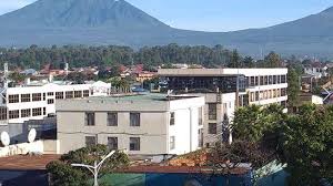 Hari abaturage bo mu karere ka Musanze batewe impungenge no kuba uyu mujyi  ukomeje kwaguka ku muvuduko munini bituma hari igice kinini cy'ubutaka  bahoze bahingaho none bukaba bwarubatsweho amazu.