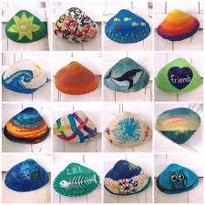 Click {here} for a quick and easy paper craft gift bag for a cute presentation of these delicious cookies! Guests Paint Large Clam Shells From The Beach And Hang Them On Our Beach House Wall Shell Crafts Diy Seashell Crafts Shell Crafts