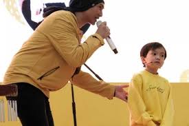 Di tahun 2011, anji resmi mengundurkan diri dari drive, disebabkan jika melihat kisah asmaranya, anji sempat dikabarkan menikah siri dengan sheila marcia dan dikaruniai satu anak perempuan. 9 Potret Saga Omar Nagata Anak Eks Vokalis Band Drive Yang Dapat Rekor Muri
