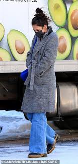 Rogue son' on @audible • host of the pineapple project!! Katie Holmes Braves The Brisk Winter Weather With A Long Coat And Jeans While On A Walk In New York Culture Readsector