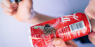 Learn To Smoke Weed Without Papers, A Bong And Pipe - Zamnesia