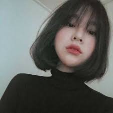 Des Cheveux Courts Avec Frange Pour Un Nouveau Style Short Hair With Bangs For A New Style Cheveux Courts Coreens Cheveux Image Coiffures Asiatiques Les femmes aux cheveux fins ont tout intérêt à opter pour la frange, surtout si elle démarre haut sur le crâne pour retomber sur le visage avec un maximum de volume. des cheveux courts avec frange pour un