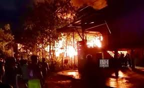 Masjid nurul iman kampung kawang papar, papar, sabah. Anggota Bomba Cedera Padam Kebakaran