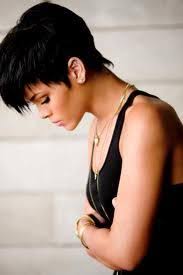 Rihanna Take A Bow Haircut Google Search Rihanna Short Haircut Rihanna Short Hair Rihanna Hairstyles