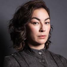 jessiefraserstudio you really found my inner hero-villain when I needed her  the most. Thank you, you absolute legend. HMU by the amazing  @vvv_vivianlovesmakeup_vvv New hair and colour by the gorgeous genius  @beautybyzahradee