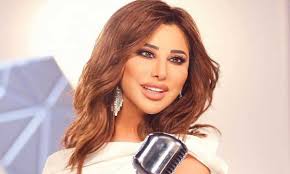 هكذا تقضي نجوى كرم الحجر المنزلي السياسي