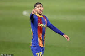 Riqui puig tiene hueco en el barcelona la próxima temporada. Barcelona Target New Deal For Sergi Roberto Will Trigger Extensions For Riqui Puig Oscar Mingueza Saty Obchod News