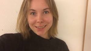 Här har vi fantastiska Fanny som kommer att förgylla morgondagen med  Veckans Låt! Kl 16.00 som vanligt, på teaterborgen.se ⭐️⭐️⭐️