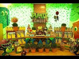 El mundo de la decoración ha dado saltos asombrosos, creando cada año, increíbles obras de artes con estos objetos, por ello hoy le presentaremos algunas ideas y tips para decorar su salón. Fiesta De Plants Vs Zombies 2017 Mesa De Dulces Party Fiestas Infantiles Ideas Decoracion Adornos Youtube