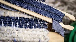 Ein teppich voller erinnerungen senseasonal. Teppich Weben Mit Schafwolle Jute Und Jeans Sandis Kolumne