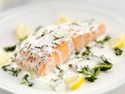 Der sollte immer in alufolie im ofen gegart werden. Lachs In Sahnesosse Zubereiten 2 Leckere Rezepte Liebenswert Magazin