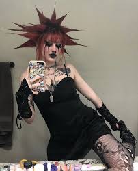 Pin By The Fly On Mike Pence S Head On Sum Cute Things In 2020 Grunge Outfits Fashion Punk Fashion