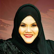 Among them was sirintra yayee ( ), also known as wan aishah wan nawawi, who came into the spotlight during her visit to kedah in 2000. Wan Aishah Wan Ariffin Home Facebook