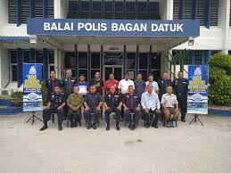 Awal minggu ini, empat lelaki yang merogol pelajar kolej 20 tahun. Hari Bertemu Pelanggan Di Bagan Polis Daerah Hilir Perak Facebook