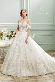 If you don't wish to cover up that much, you can get a ball dress with a strapless neckline and corset back style. Ball Gown Wedding Dresses Gelinlik Koleksiyonu
