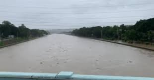 Administratively, the region is divided into seventeen primary local government units with their own separate elected mayors and councils who are coordinated by the metropolitan manila development authority, a national government agency headed by a chairperson directly. Sz6p9lm2hz6lym