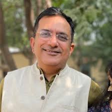 Life update: I recently defended my PhD at Carnegie Mellon University  Robotics Institute where I was advised by Deva Ramanan! Last few years were  so much fun. Incredibly grateful to everyone in… |