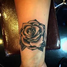 Started My Day With A Nice Little Black And Grey Rose Tattoo Tattoos Traditional Traditionaltattoo Tr Rose Tattoos On Wrist Rose Tattoos For Men Tattoos