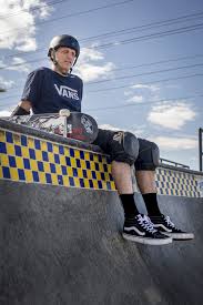 Unique retro outfits for tony hawk, steve caballero and rodney mullen. Romantisme Hubungan Vans Dan Tony Hawk Mainbasket Com