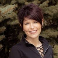 Kim Eggers's Instagram, Twitter & Facebook