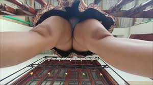 bajo la falda de la madrastra