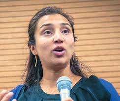 Erin Hadley's Instagram, Twitter & Facebook