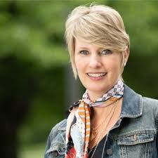 Leigh Tillman's Instagram, Twitter & Facebook