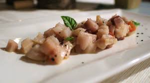 Tartare di pesce spada gourmet. Tartare Di Pesce Spada Con Pomodorini E Basilico Tacchi E Pentole