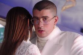 Mia (mine in english) is a romantic song that finds bad bunny and drake both smitten with the. Bad Bunny Releases New Video For Si Estuviesemos Juntos Rolling Stone