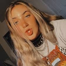 Kyra Nelson's Instagram, Twitter & Facebook