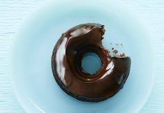 Recette De Beignes Au Four Au Chocolat Coup De Pouce Desserts Christmas Food Doughnut Recipe