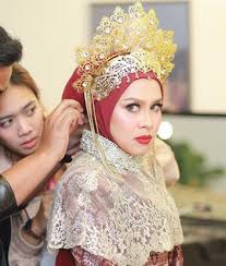 Adiwarna official lyrics video artist : Biodata Dan Latar Belakang Pengacara Jihan Muse Iluminasi