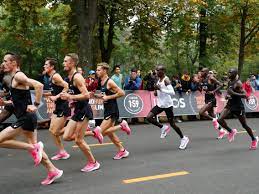 It can capture rear and forefoot strike angles, as well as the amount of time each foot is in contact with the ground. Nike Vaporfly Shoes Make Runners Faster But They Re Controversial
